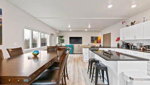 HUGE-Fun-Trendy Apt by Perry District & Downtown - Foto 2