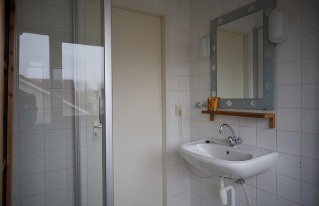 Appealing Bungalow With Garden - Photo 69