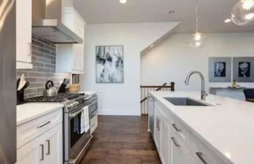 NEW and luxurious home by downtown Nashville with rooftop deck! - Foto 19