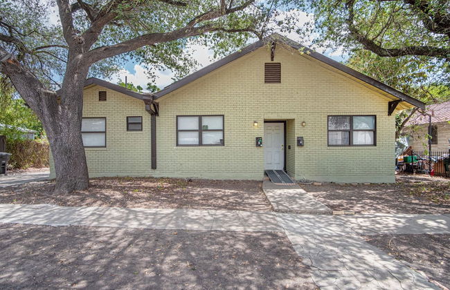 Cozy Downtown Guest House 2br/1ba Sleeps 8 - Foto 31