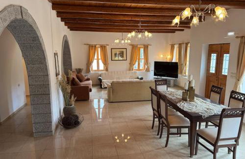 Stone Heaven Villa -Poolside BBQ & Fresh Herbs - Photo 49