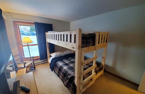 Trail Creek: Walk to lifts, ski home! Closest unit to lifts, ski home trail, sports center - Foto 19