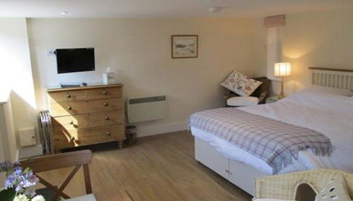 The Red Barn - Photo 2