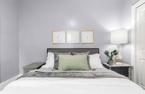 Spacious 4BR Home by Dtown Royal Oak - Photo 15