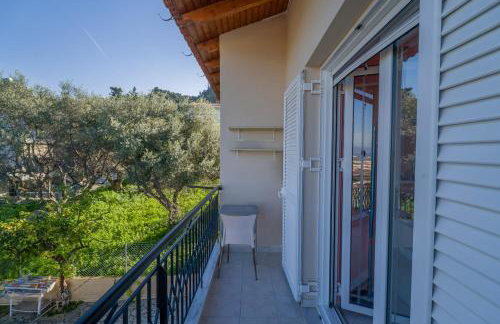 Modern 3 Bed Home with Balconies and Sea Access - Foto 16