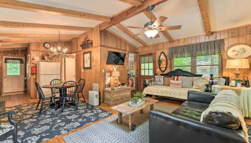 Smoky Mtn Cottage on Creek with Lanai and Forest Views - Foto 4