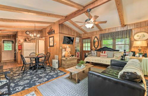 Smoky Mtn Cottage on Creek with Lanai and Forest Views - Foto 4