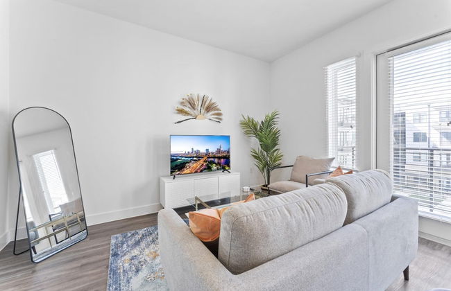 Chic West Downtown Studio w Washer Dryer - Foto 11