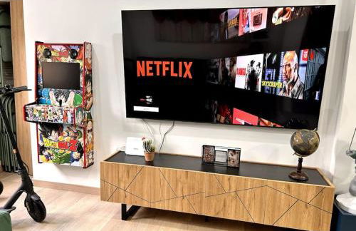 LUJO 10 pax Proyector, Maquina Arcade y Patinetes - Foto 33