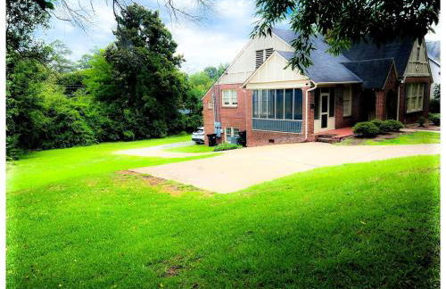 101 yr comfy Historic Home quiet private parking - Foto 3