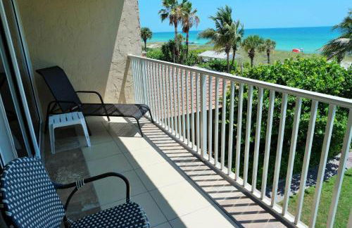 Beach and sunset view from your balcony - Photo 26