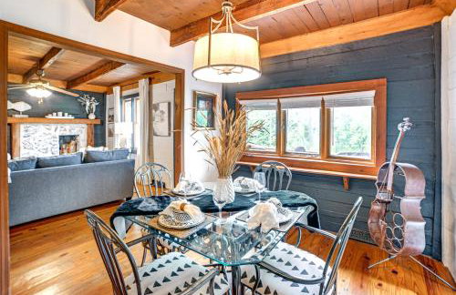 Lovely Gilbertsville Cabin with Patio, 4 Mi to Water - Foto 8