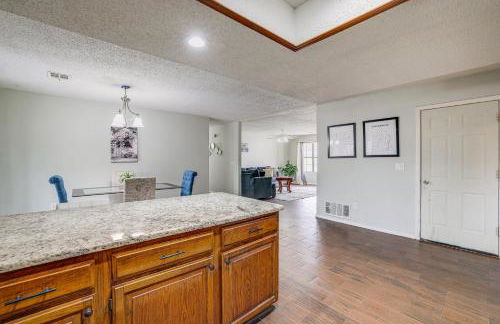 Rogers Vacation Home with Yard 5 Mi to Bentonville - Foto 8