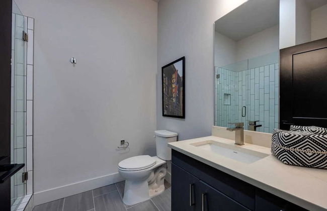 Nash Landing by Avantstay Heart of Midtown + Nashville Patio - Foto 21