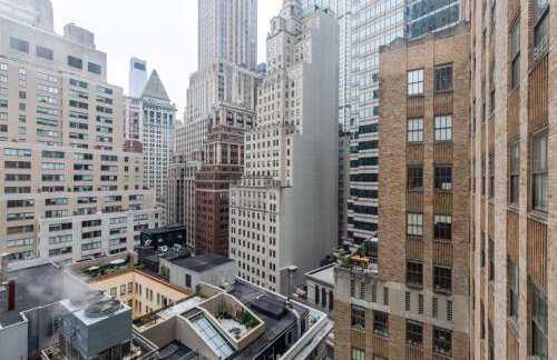FiDi 1br w game room resident-only speakeasy NYC-1346 - Photo 4