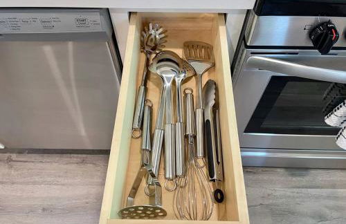 Top Floor-Work Here-Walk Downtown-King Bed - Foto 10