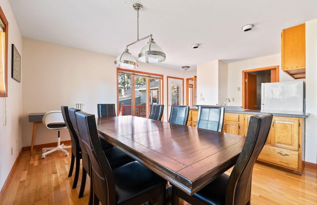 HV Spacious Retreat w Pool No Cleaning Fee - Foto 39