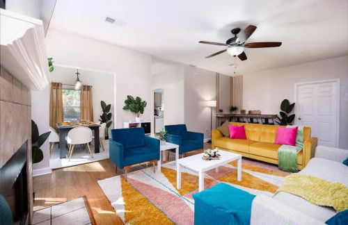Your UF Getaway: 1 Block from Campus - 4 BD Haven - Foto 22