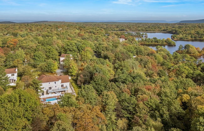 Mountain Mindset by Avantstay Pool Hot Tub Game Room Firepit - Photo 54