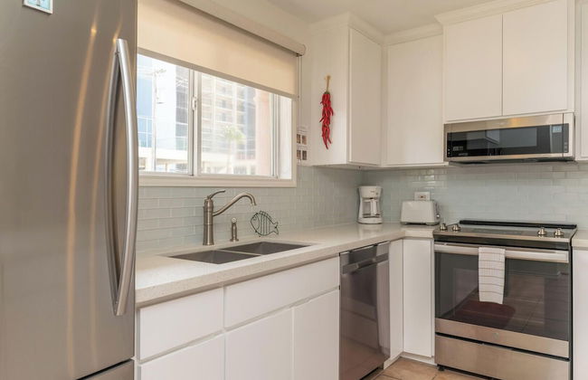 2-story Condo Next to Beach w/ Ocean Views! - Foto 17