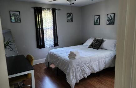 Hangout by firepit near USC with PET - Foto 23