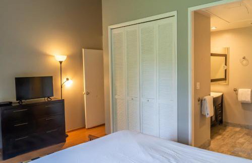 Rare 2 Bedroom & Loft Townhouse on the North Shore - Foto 26