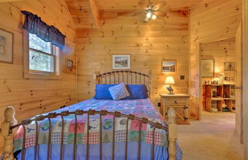 Lake Lure Log Cabin with Grill, Near Hiking! - Foto 16