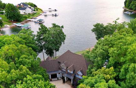 Pool • Hot Tub • Game Room • Fire Pit • Lakefront Paradise Pointe by AvantStay - Foto 118