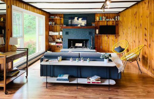 Haven Retreat in Catskills w Hot Tub & Bar Hall - Foto 8