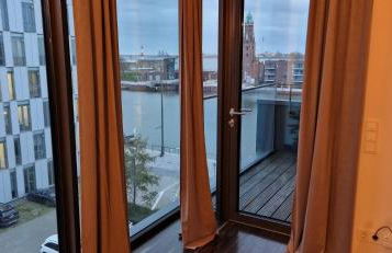 Homey Apartments Harbor Suite - Parking Two Bathrooms Netflix Sea view - Photo 24