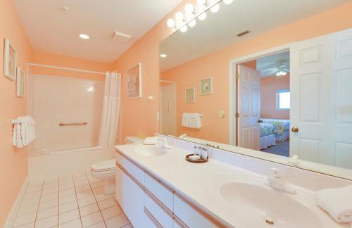 Ocean-View Balcony, Steps to Sand Navarre Escape! - Foto 17