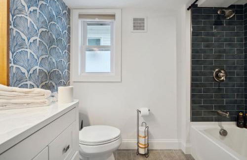 Professionally Designed Porch Swing Renovated - Foto 17