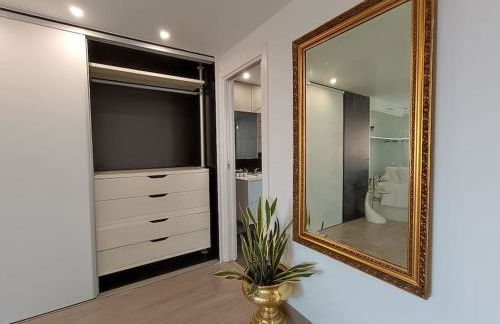 Spacious Studio by the University - Photo 11