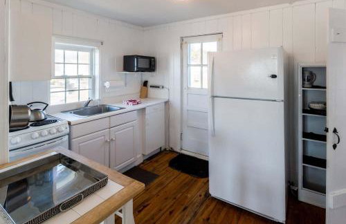 Across from Mayo Beach walk to downtown - Foto 11