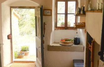 restored water mill with rockpools and waterfall - Foto 22