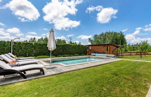 Lovely Home In Gospic With Sauna - Photo 11