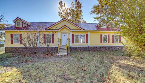 Pet-Friendly Checotah Home with Deck and Lake Views! - Foto 2