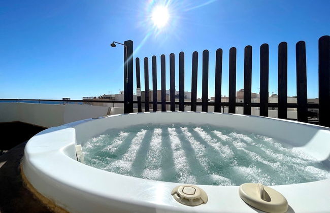 Belvilla by OYO Atico con Jacuzzi en Carboneras - Photo 1