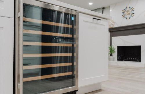 Entire Private Home with 3 Bedrooms 2 Bathrooms, Hot Tub, Garage, King Bed, Available Now - Foto 27