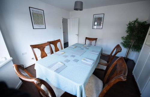 Spacious 3 Bed Home Manchester Airport Free Parking - Foto 7