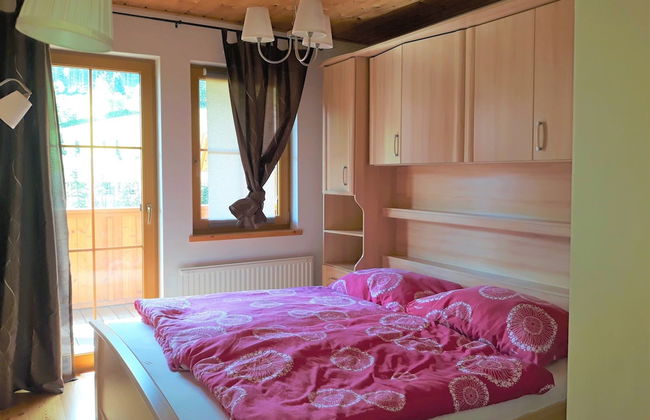 Beautiful Apartment With Balcony - Photo 2