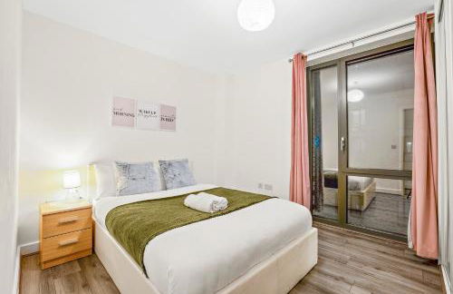 Modern 3-Bed Penthouse with Terrace & Gym, Near Canary Wharf, Weekly deals - Foto 32