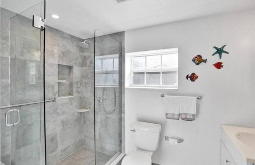 Chic Victoria Park Villa with Heated Pool and Spa - Foto 11