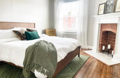 3 story, 100 year-old home, 4BR, 3 king & 2 queen beds - Foto 10