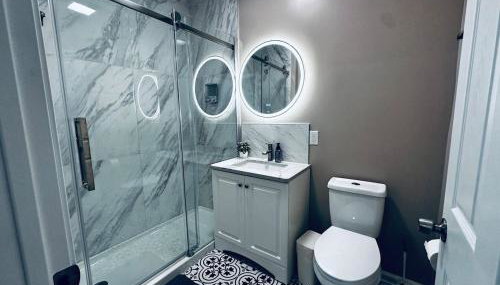 Riverview Walk to Falls Newly Renovated 4 BDRMS - Foto 4