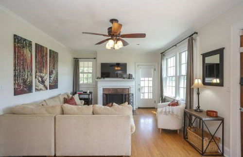 Golf Views, Porch Vibes, 3mi to Broadway! - Foto 15