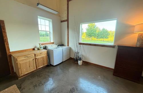 Whispering Pines Retreat, Secluded Cabin with Hot Tub & Pond - Foto 19