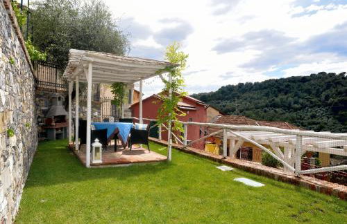 casa con mini piscina, giardino e area giochi per bambini - Foto 28