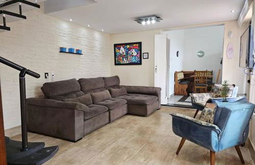 Belíssima Casa a Beira Mar com Piscina Aquecida Cobrado a Parte, 5 Quartos com Ar Condicionado, Amplo Salão de Jogos com Mesas de Bilhar e Pebolim, Amplo Espaço Externo com Churrasqueira em Deck Gourmet Coberto frente a Piscina,Tudo isso á Beira Mar - Photo 41