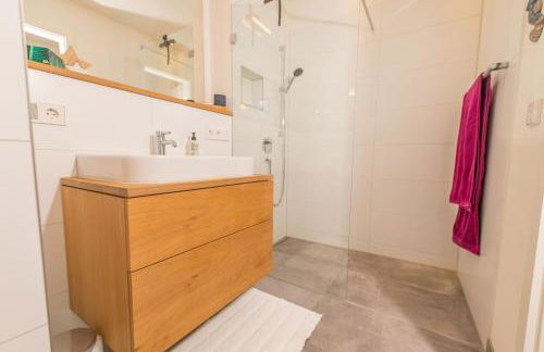 Helle Wohnung mit Bergblick & eigener Terrasse - Foto 20